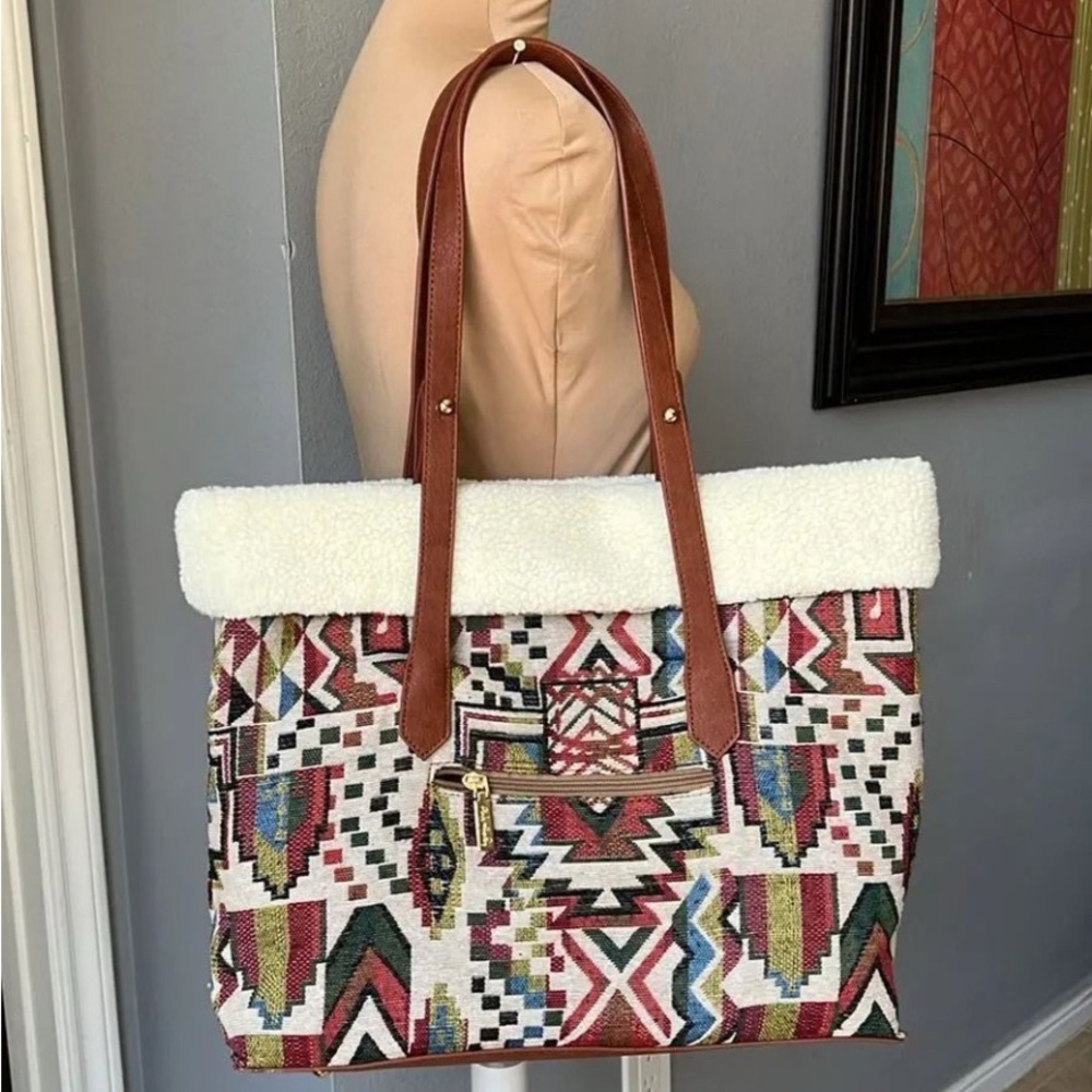 NWOT Pink Haley Reversible tote, never used 17x15 drop 10